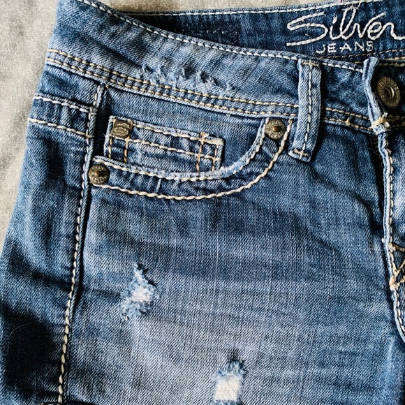 Silver Toni 3/4 Jean Shorts - Picture 5 of 9